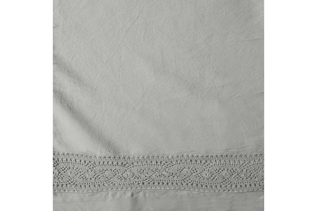 Viola Lace