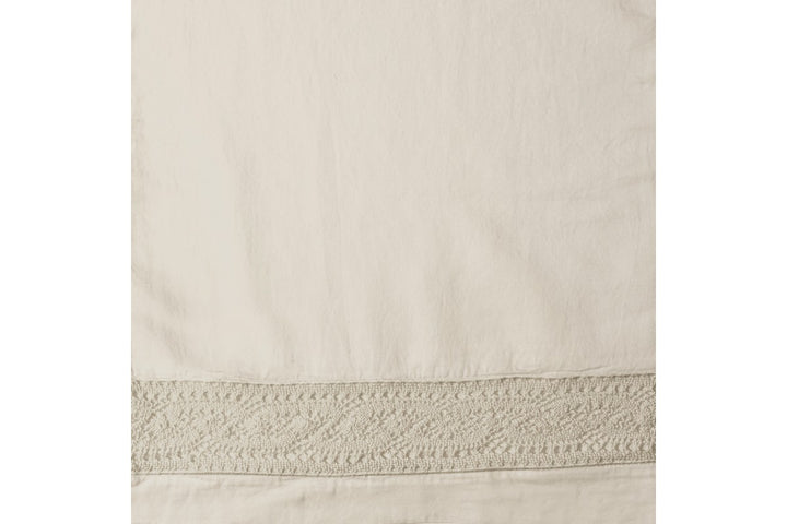 Viola Lace